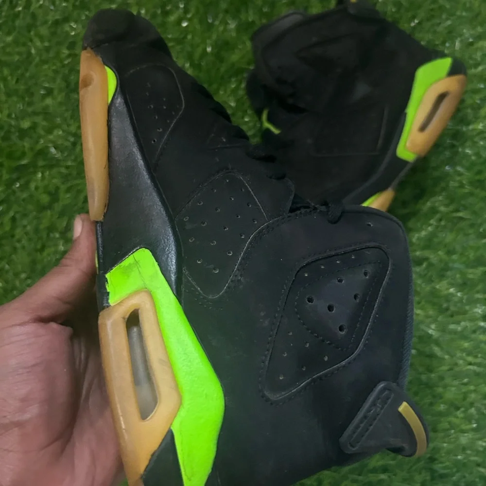 Air Jordan 6 Electric Green Size 7Y GS Used No Box